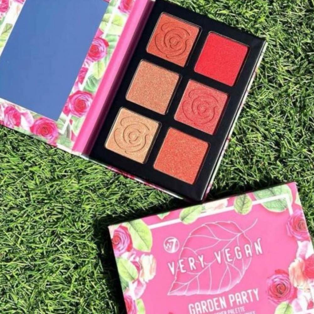Garden Party Blusher Palette - Pink and Green - Picture 4 of 4